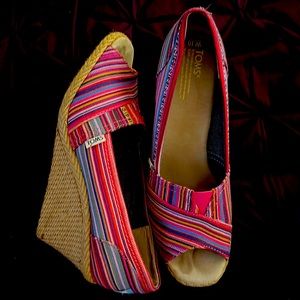 Toms Wedges